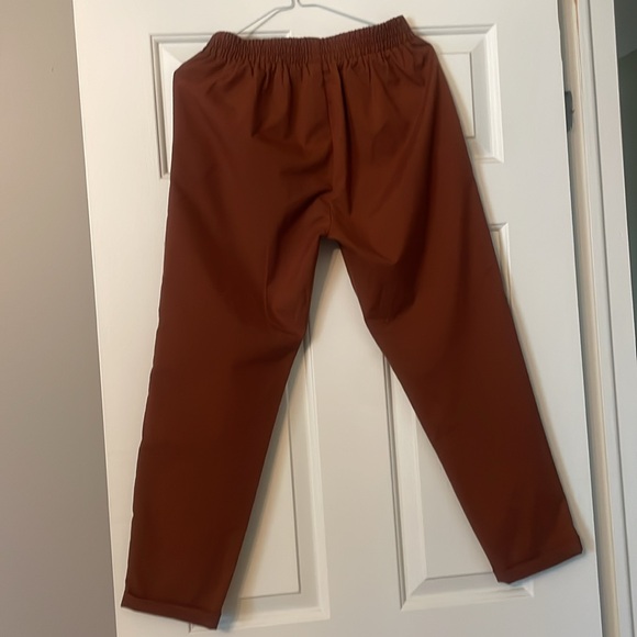 Rust/brown mid-rise pants — Perfect for Fall! - Picture 4 of 11